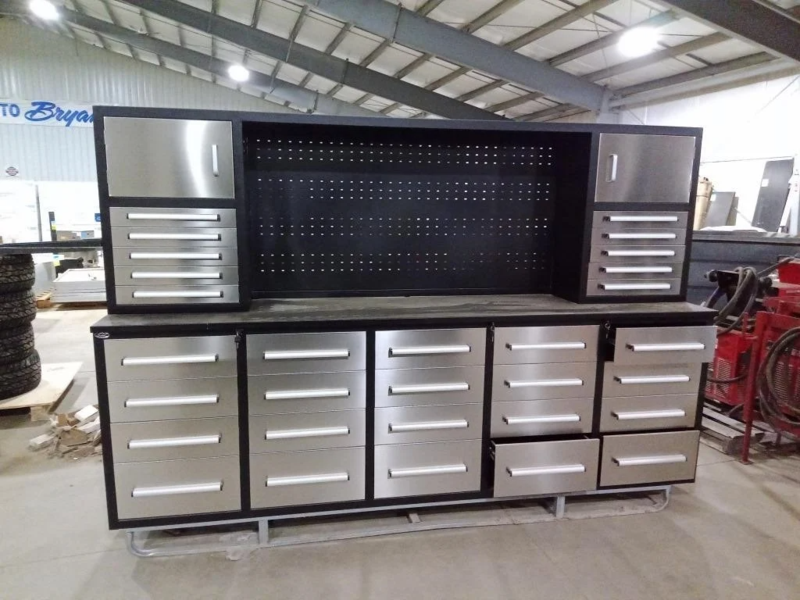 10' 30 Drawer Workbench photo